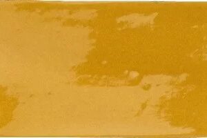Faience Jaune Brillant Effet Zellige
7,5x15 cm - ép. 10 mm
Attention : Émail à forte réaction aux acides. Nettoyer uniquement avec de l'eau et du savon neutre.
