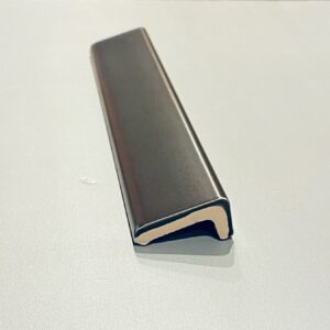 Listel Noir Mat
4x25 cm